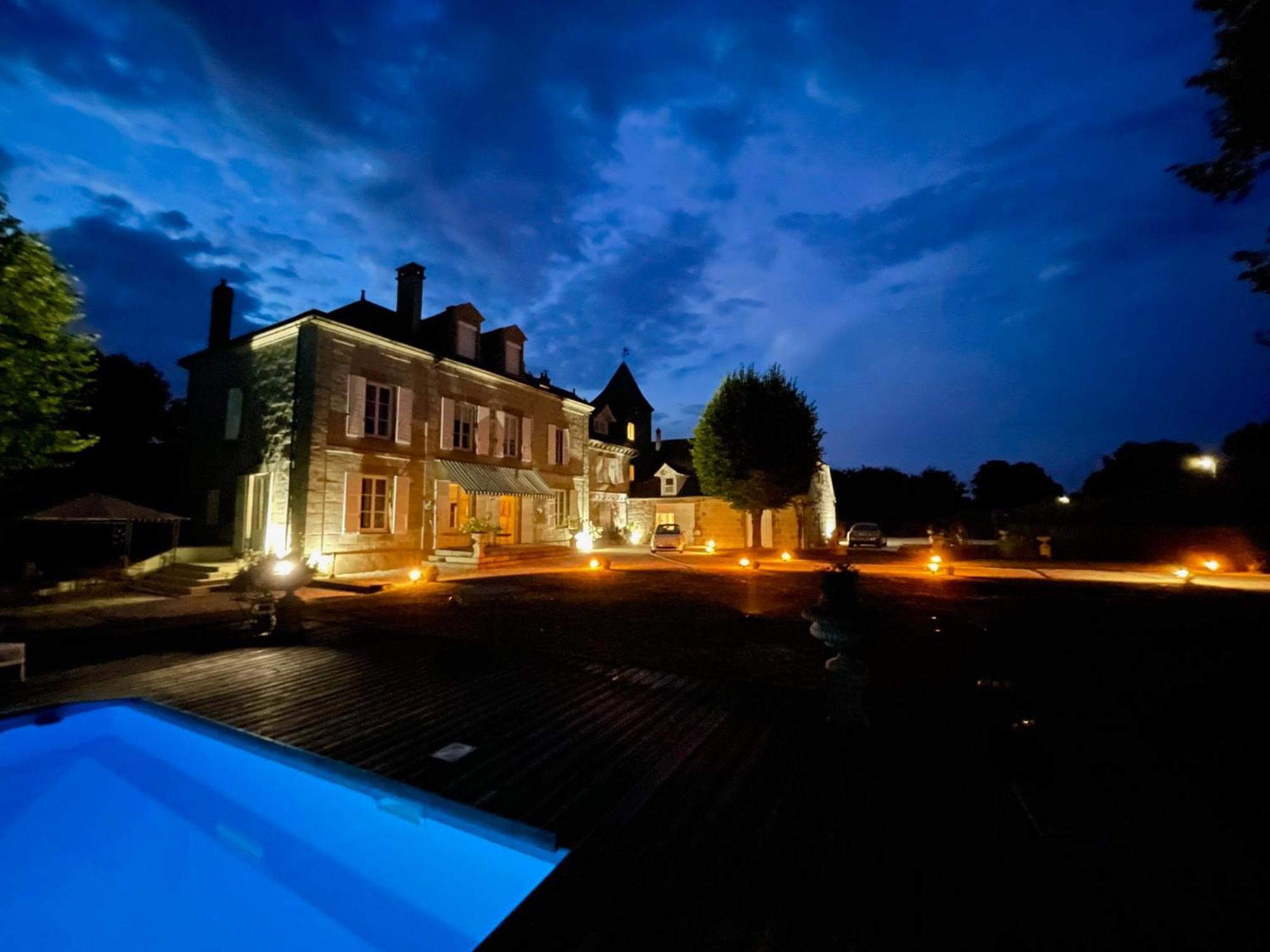 Saint-Pantaléon-de-Larche French Correze Moulin Bleu酒店 外观 照片